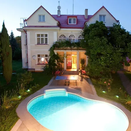 마리 - 루이자 3*