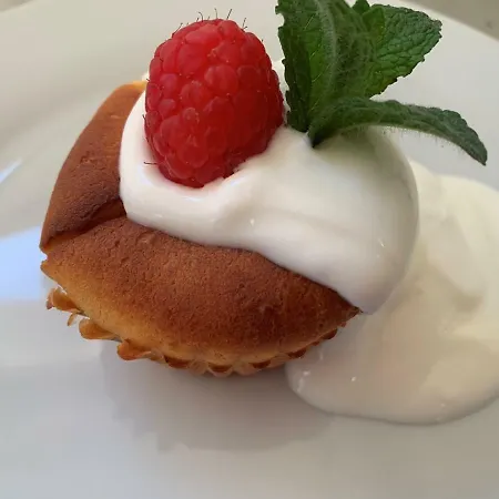 마리 - 루이자 호텔 3*