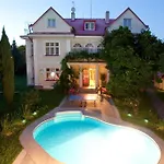 Marie Luisa - Free Parking 3*